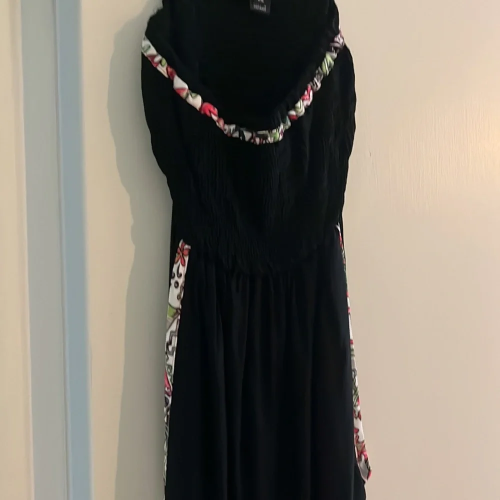 Dress - Picture 2 of 2